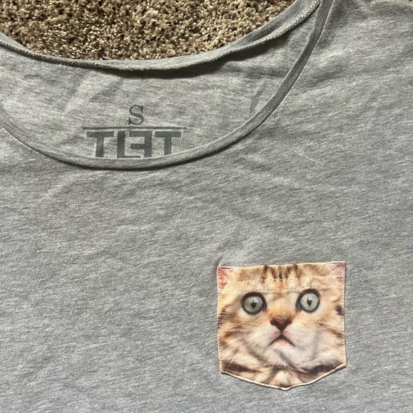 Shirt with Cat - Picture 2 of 3